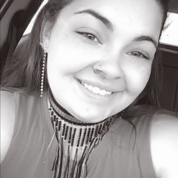 Meet your Posher, Alexis - Picture 1 of 1